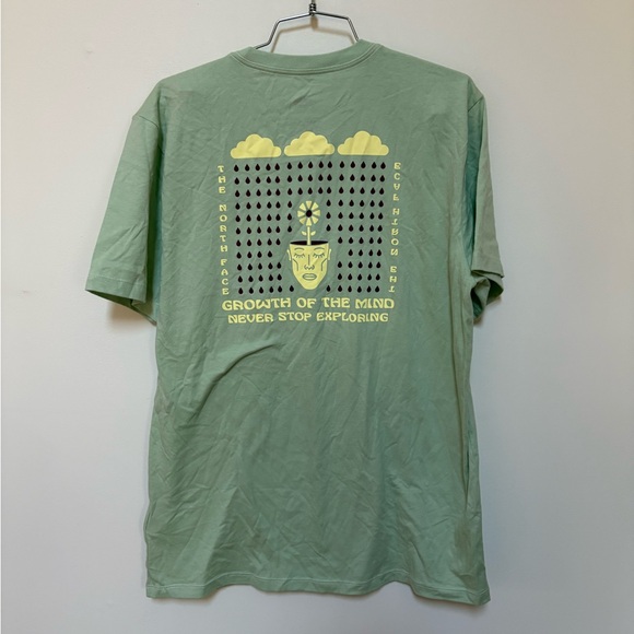 NWOT The North Face Growth Icons Tee Size Medium - Picture 9 of 12